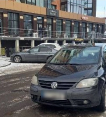 У Луцьку муніципали оштрафували водія за паркування на «зебрі» 