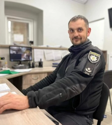 Закарпатський поліцейський локалізував пожежу у навчальному закладі Мукачева та врятував життя охоронцю