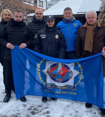Кінологи поліції Львівщини отримали гуманітарну допомогу від Міжнародної Поліцейської Асоціації