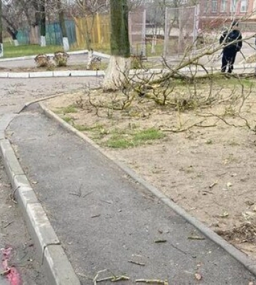 Россияне &quot;накрыли&quot; огнем штаб гуманитарной помощи в пригороде Херсона: погибла женщина