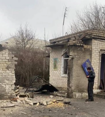 Россияне &quot;накрыли&quot; огнем штаб гуманитарной помощи в пригороде Херсона: погибла женщина