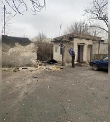 Окупанти обстріляли гуманітарний штаб на Херсонщині: є жертви, фото та відео