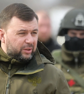 В Маріуполі вивісили Путіна, Кадирова та Пушиліна (ФОТО)