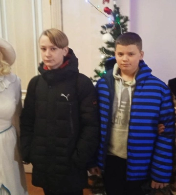 &quot;Новорічні пригоди веселих зайченят&quot;. У Сумах презентували виставу для дітей