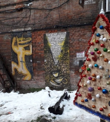 У Сумах встановили дерев&#039;яну ялинку, яку виготовили вихованці теслярського гуртка