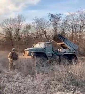 Артилерія бригади з Дніпропетровщини випалює позиції окупантів на Луганщині. Фото