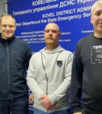 Двоє чоловіків на Ковельщині героїчно врятували жінку з дітьми із затонулої автівки