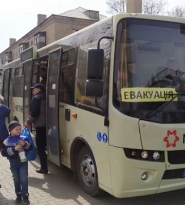 Українцям розповіли, куди телефонувати для евакуації з чотирьох областей