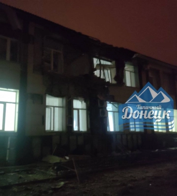 В Донецке после обстрела горит больница имени Калинина