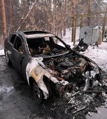 Під Києвом невідомі підпалили автомобіль депутатки міської ради (ФОТО)