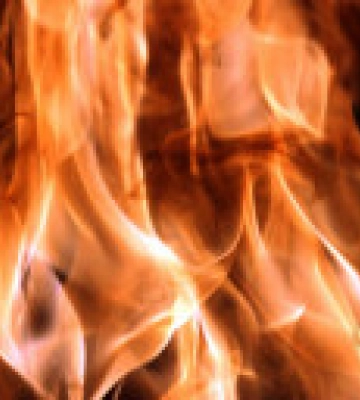 В окупованому Алчевську горить склад з пальним