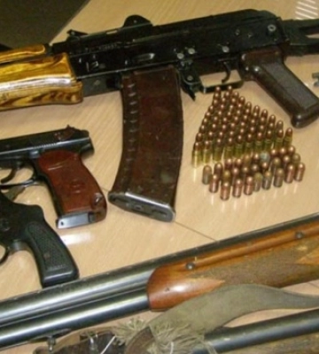 Влада Херсонщини та військові дали поради охочим добровільно здати зброю