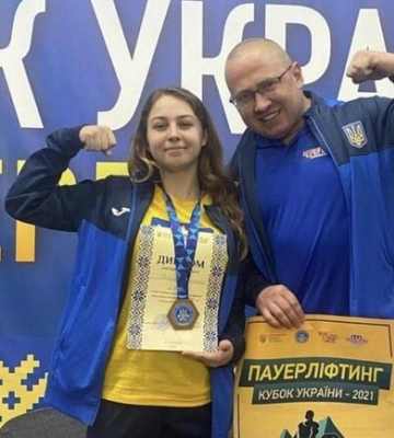 Окупація та тренування під обстрілами: як спортсменка з Балаклії стала чемпіонкою світу з паверліфтингу