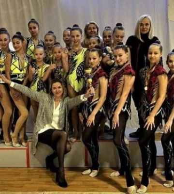 На чемпіонаті України з естетичної групової гімнастики запорізькі спортсменки завоювали три золоті  медалі
