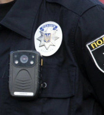 Поліція охорони Київщини замовила 30 нагрудних відеореєстраторів