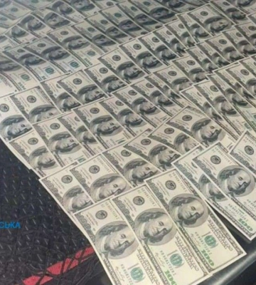 Житель Дніпра допомагав чоловікам незаконно виїхати за кордон