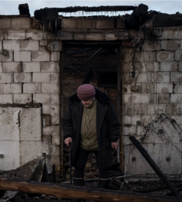 Рятувальники ліквідовують наслідки нічного обстрілу Київщині дронами