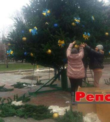 Не оставили детей без праздника: в Днепропетровской области установили новогоднюю елку