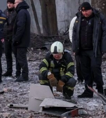 Обломки упали в 2 районах: в результате атаки на Киевщине повреждено по меньшей мере 9 домов