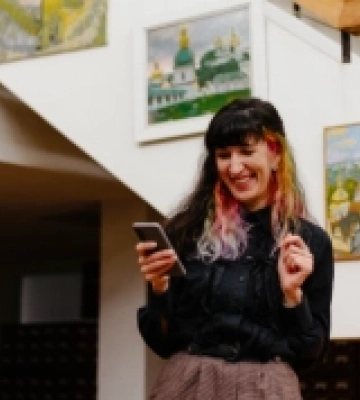 Поетка Анна Луцюк читала у Луцьку вірші з майбутньої збірки