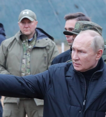 Путин решил раздаривать крымские земли, - СМИ