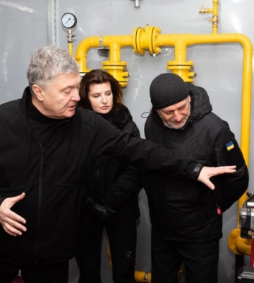 Порошенко привіз у Миколаїв мобільну котельню:
