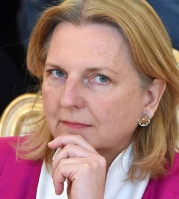 Эксглава МИД Австрии увлеклась &quot;красотой русской зимы&quot;, ее поставил на место Моравецкий