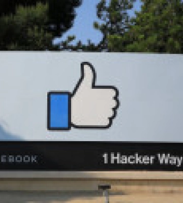 Meta угрожает удалить из Facebook все новости американских СМИ