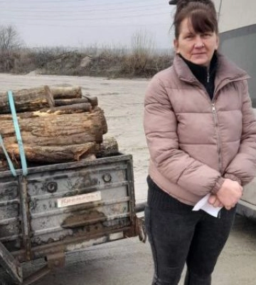 Жителям Запорізької області продовжують видавати дрова для опалення домівок