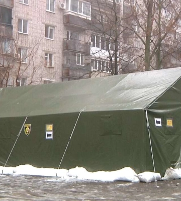 Можно согреться и перекусить: в Днепре на Тополе установили пункт обогрева (Адрес)