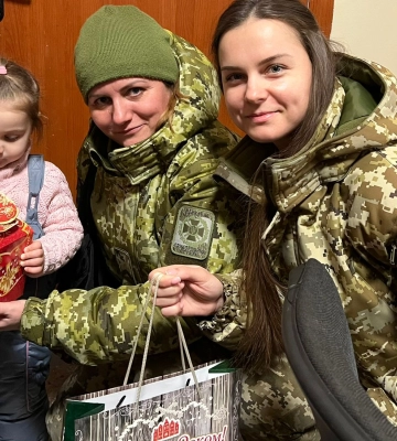 У день Святого Миколая прикордонники вітають дітей у різних куточках України