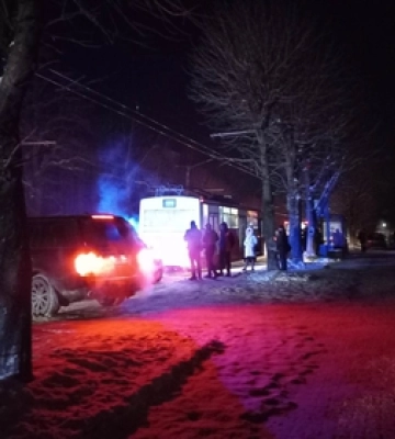 У Луцьку аварія на проспекті Перемоги: зіштовхнулись тролейбус та бус 
