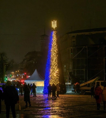У Києві засвітили головну ялинку