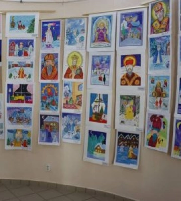 Юні закарпатці з мистецьких шкіл області представили 100 робіт на виставці «До нас іде Миколай»
