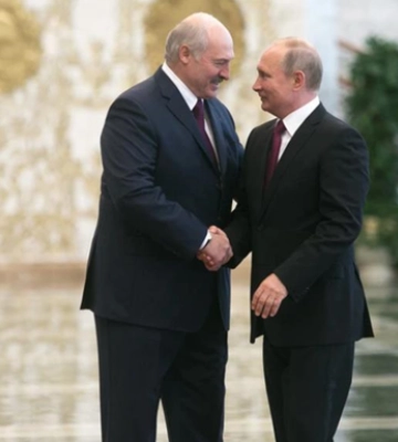 Лукашенко проводил прямо к самолету: Путин покидает территорию Беларуси, – СМИ