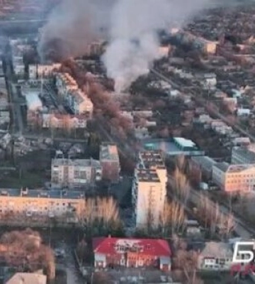 Бои в Бахмуте: вражеская артиллерия уничтожает город, оккупанты пытаются развязать уличные бои. ВИДЕО беспилотника