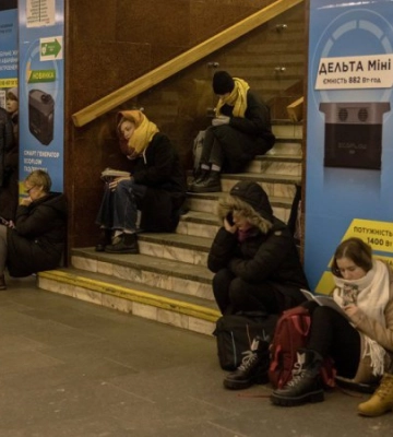 У Києві деякі станції метро закрили на вхід
