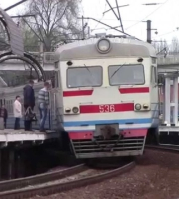 Кільцева електричка у столиці продовжує рух, але не за графіком