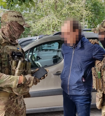 СБУ затримала прихильника «новоросії», який у 2014 році підіймав російський прапор над Харківською мерією