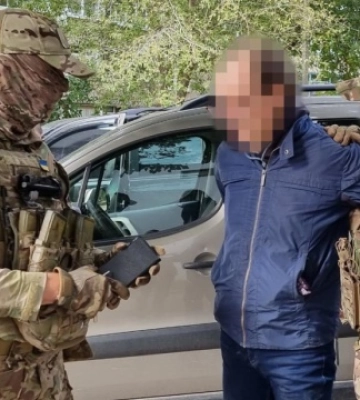 В Харькове задержан мужчина, который в 2014 году поднимал триколор над горсоветом