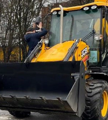 Вінницькі теплопостачальники отримали від USAID екскаватор та 32 генератори