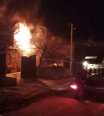 Протягом минулої доби рятувальники Херсонщини ліквідували 6 пожеж, 3 з яких виникли внаслідок ворожих обстрілів
