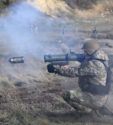 Морпіхи показали роботу артилерії на Донеччині
