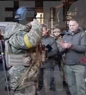 Зеленський у Бахмуті вручив нагороди військовим (відео)