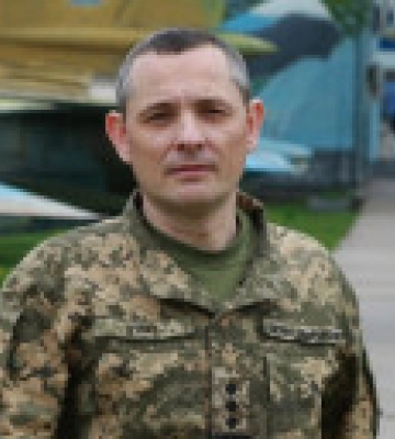 "Последствия российской агрессии": в Воздушных силах прокомментировали взрывы на аэродроме в Энгельсе