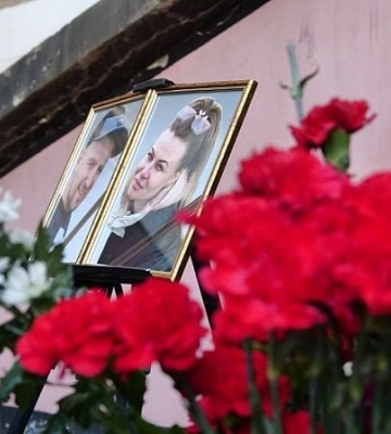 У Кривому Розі попрощалися з подружжям та їхнім півторарічним сином, які загинули через ракетний удар