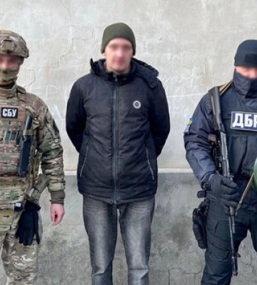 ДБР затримало двох колаборантів-працівників херсонського СІЗО