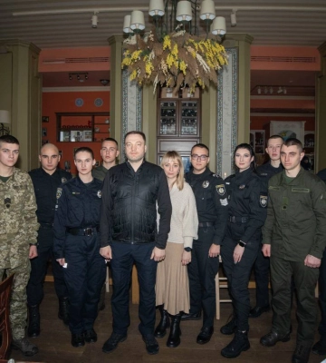 Міністр відзначив 10 курсантів за героїчні вчинки під час війни