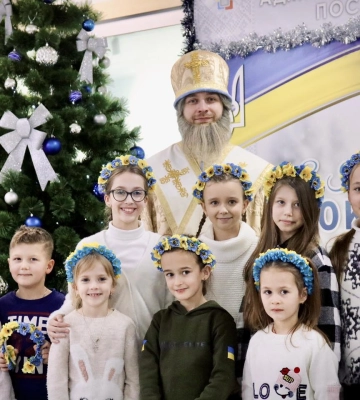 У рівненському ЦНАПі влаштували свято для діток (Фото)
