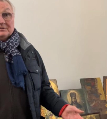 Викрадену росіянами старовинну колекцію ікон повернули власникові